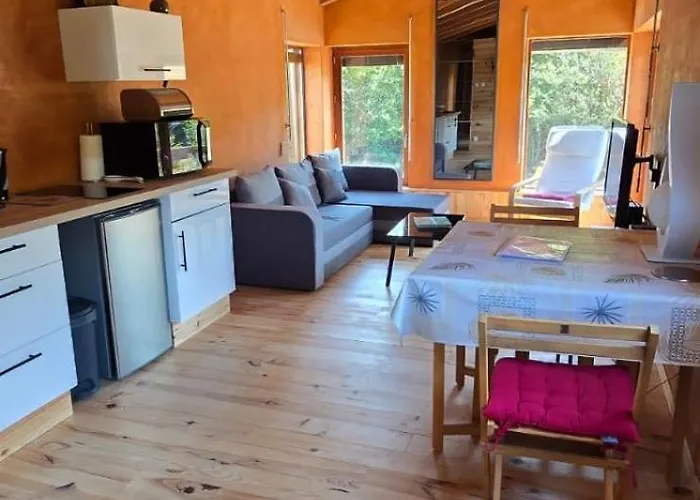 La Petite Maison Suspendue